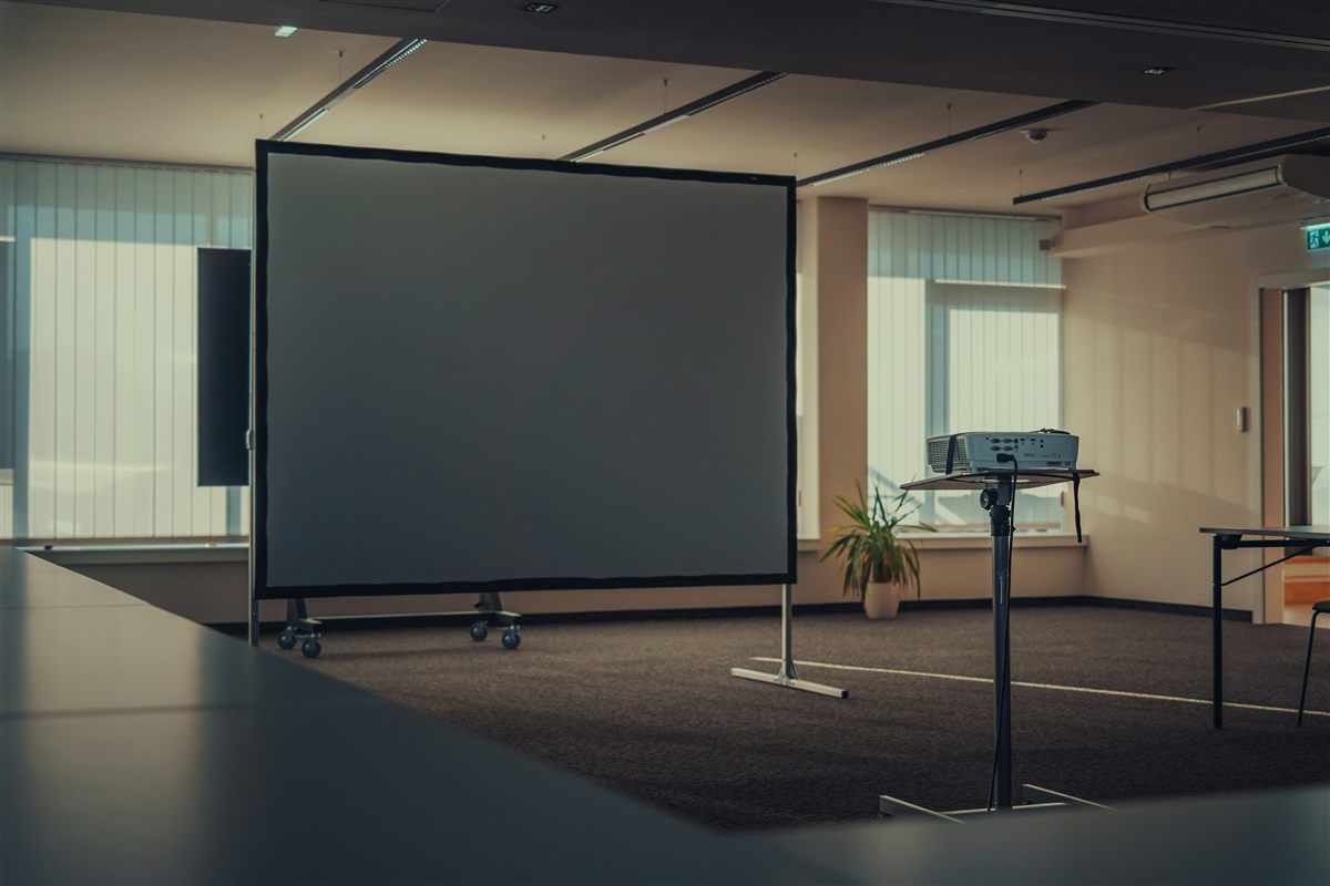 Equipo de Soporte Audiovisual y Gestión de Eventos en el Sector Salud